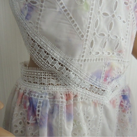 NWT Gianni Bini Delaney Embroidered
Eyelet Halter in Cosmic,Side Cut-Out, Size 6 - Picture 16 of 16